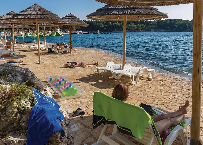 Front In With Wifi Lejlighed Poreč